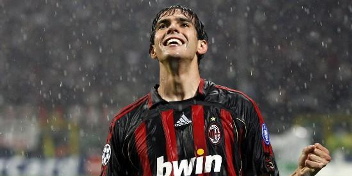  巴西传奇卡卡正式退役，告别仪式温情满满