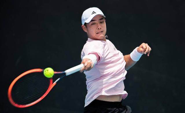  深圳挑战赛决出冠军，中国选手吴易昺斩获赛季首冠  