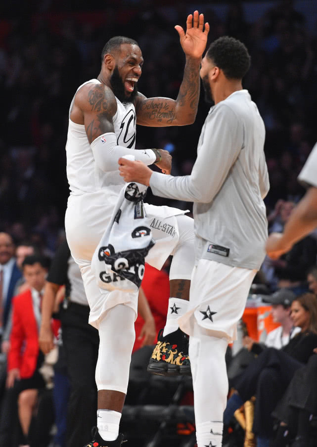  外援连线所向披靡，内外双核驱动胜利引擎