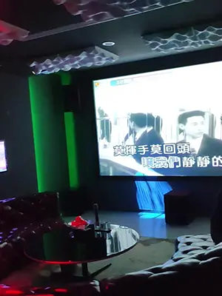  电竞周边产品热销彰显粉丝经济  