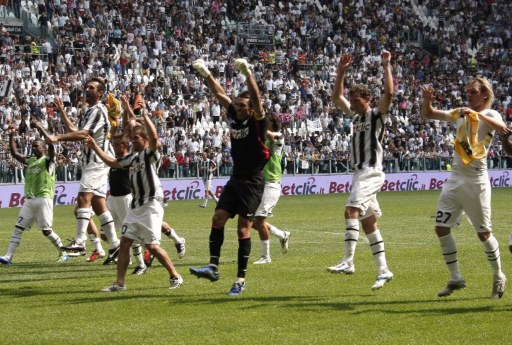  帕尔马青年军敢拼，虽败犹荣获掌声  