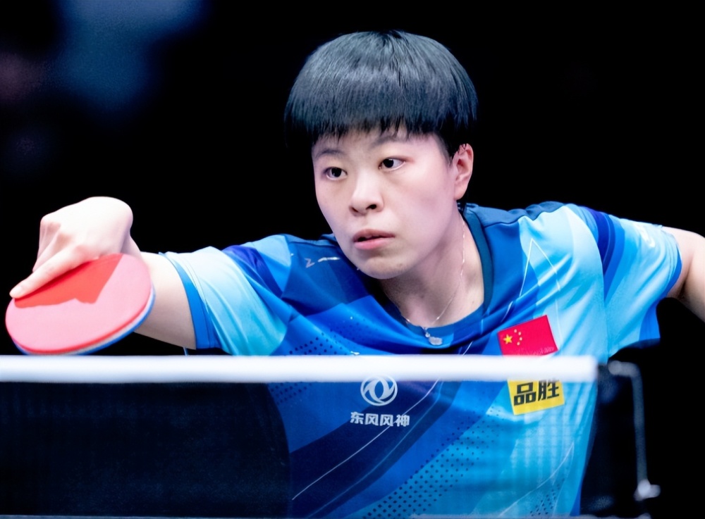  鲍里妮化解赛点逆转晋级次轮